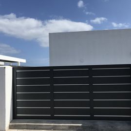 Tarlanz puertas y portales de aluminio 4